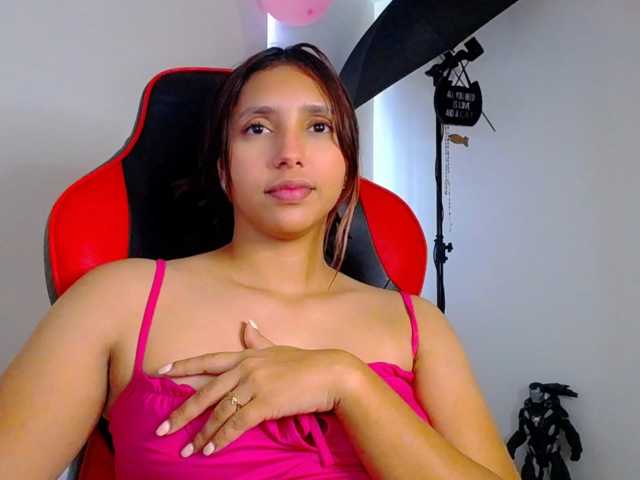 Alisson-Grey live cam preview