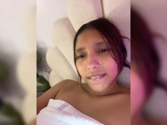 Alisson-Grey live cam preview