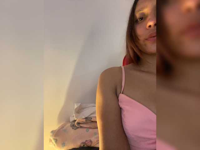 Alisson-Grey live cam on BongaCams