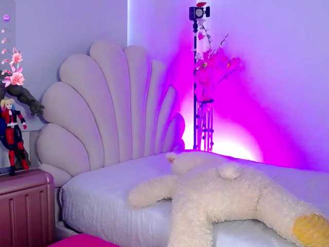 Alisson-Grey live cam on BongaCams
