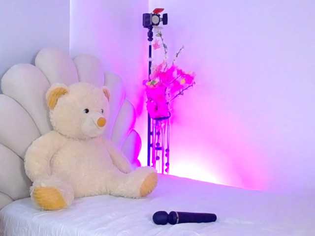Alisson-Grey live cam on BongaCams