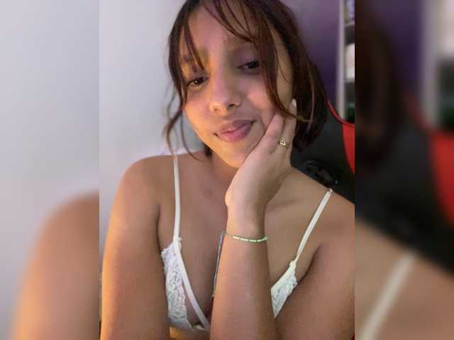 Alisson-Grey live cam on BongaCams