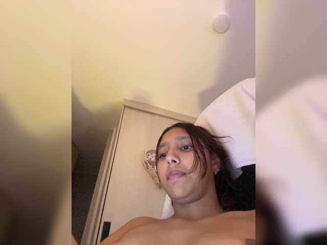 Alisson-Grey live cam preview