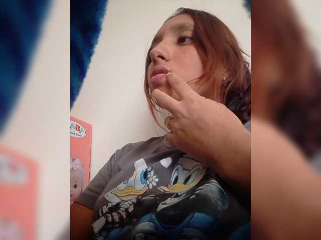 Alisson-Grey live cam on BongaCams