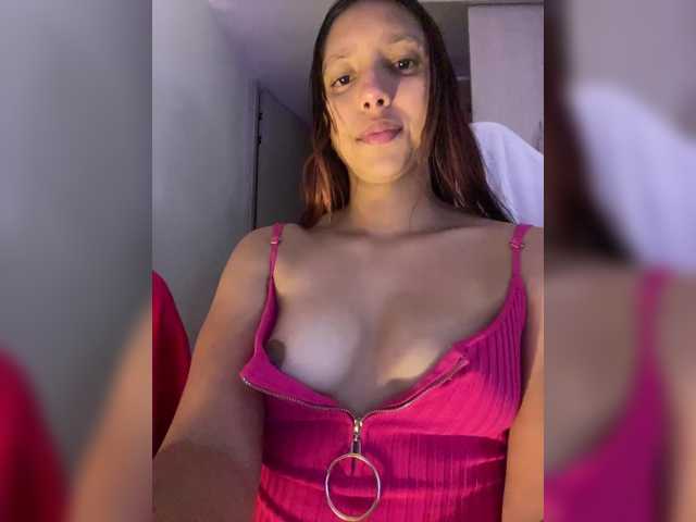 Alisson-Grey live cam on BongaCams