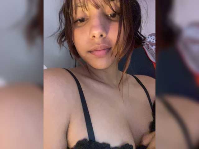 Alisson-Grey live cam on BongaCams
