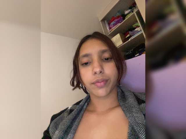 Alisson-Grey live cam on BongaCams