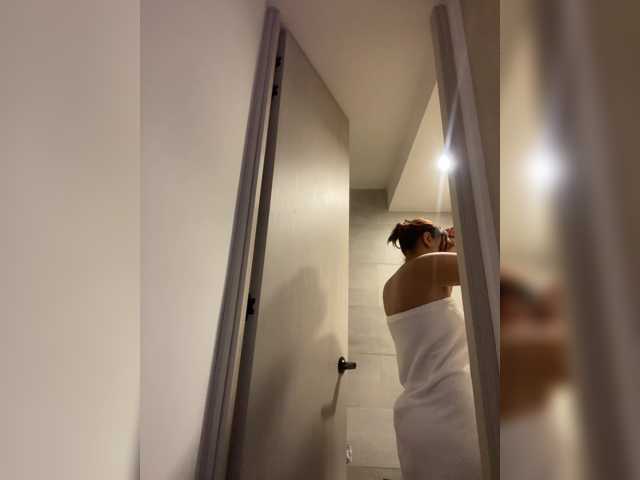 Alisson-Grey live cam on BongaCams