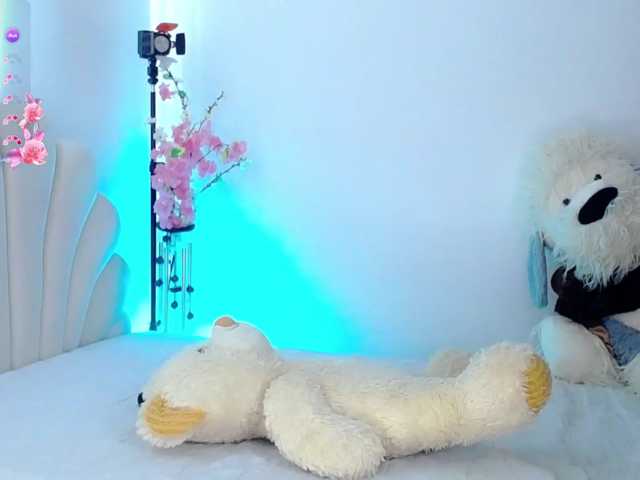 Alisson-Grey live cam on BongaCams