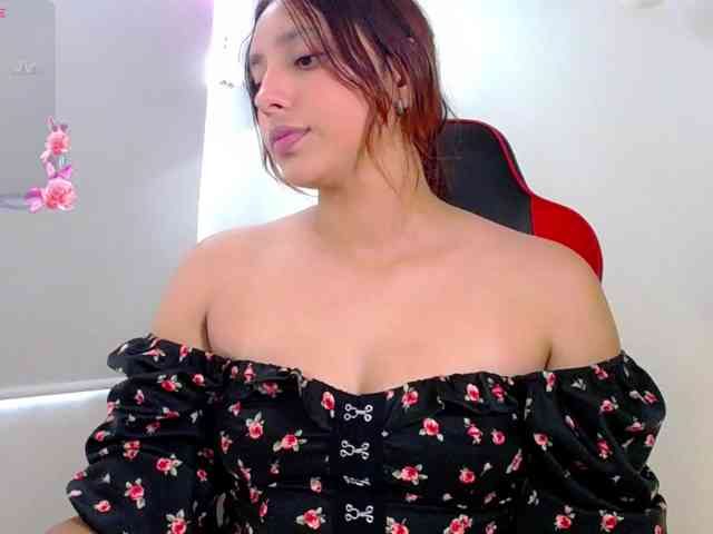 Alisson-Grey webcam