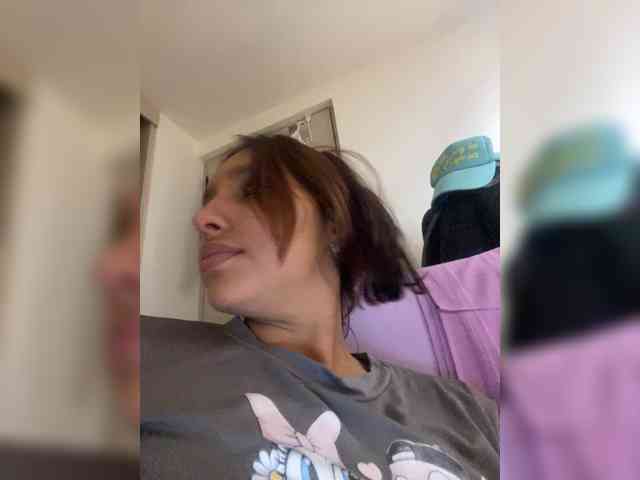 Alisson-Grey webcam