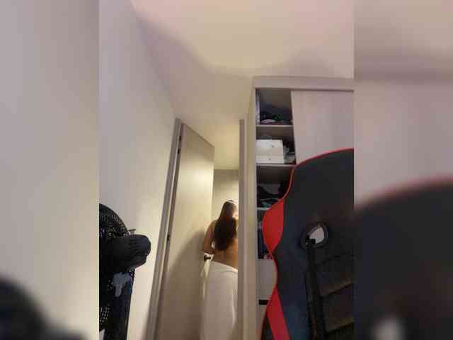 Alisson-Grey webcam