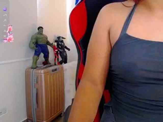 Alisson-Grey webcam