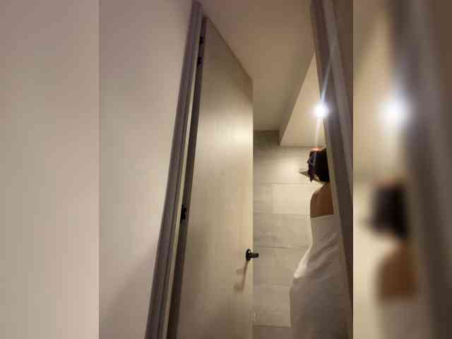 Alisson-Grey webcam