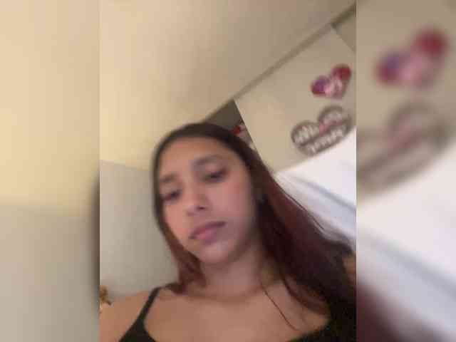 Alisson-Grey webcam