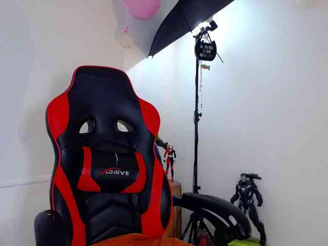 Alisson-Grey webcam