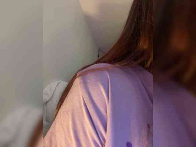 Alisson-Grey webcam
