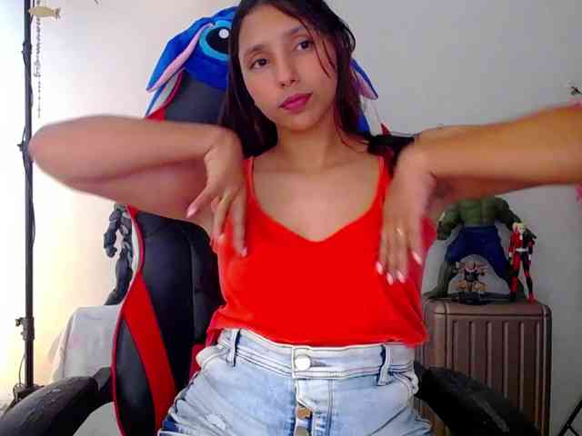 Alisson-Grey webcam