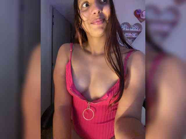 Alisson-Grey webcam