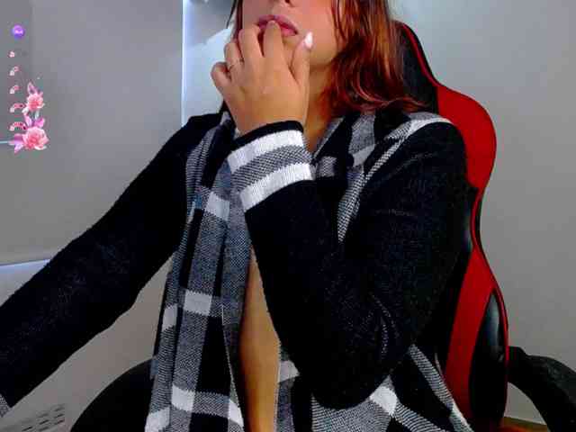 Alisson-Grey webcam