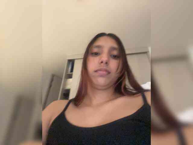 Alisson-Grey webcam