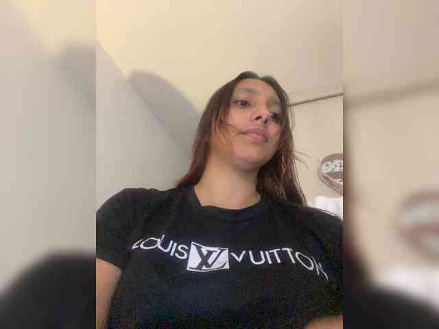 Alisson-Grey webcam