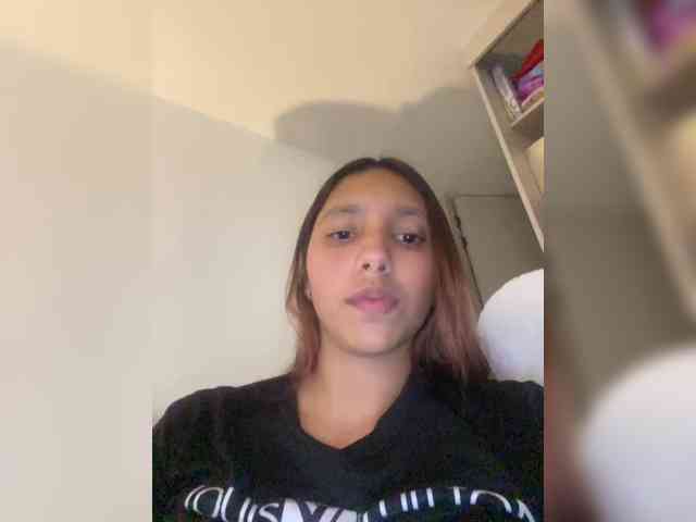 Alisson-Grey webcam