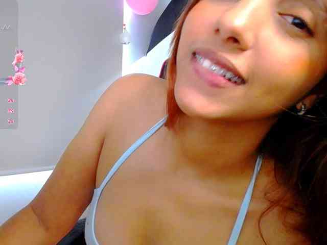 Alisson-Grey webcam