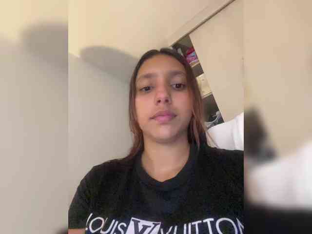 Alisson-Grey webcam