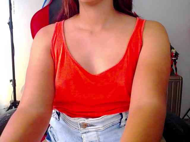 Alisson-Grey webcam