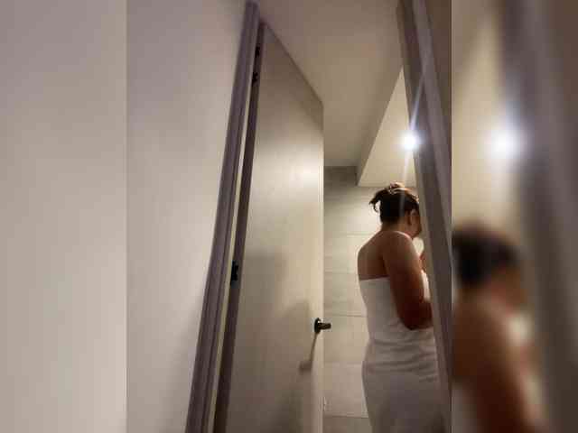 Alisson-Grey webcam