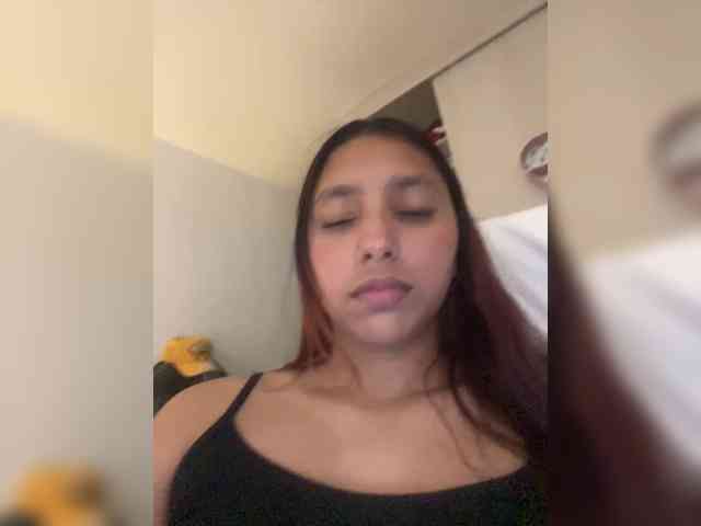 Alisson-Grey webcam
