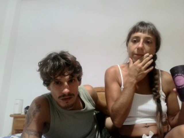 ltalianSexyCouple live cam preview