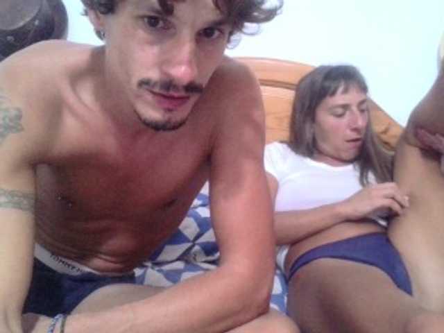 le modèle ltalianSexyCouple est en webcam porno dans un show sur le site bongacams, il possède les tags suivants: White/Caucasian,Brunette,Shaved