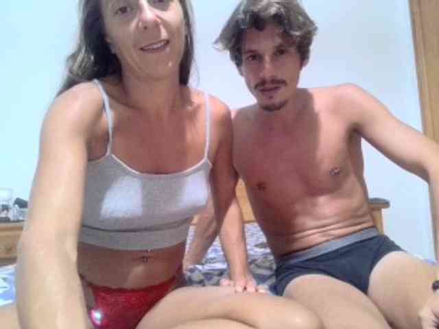 ltalianSexyCouple webcam