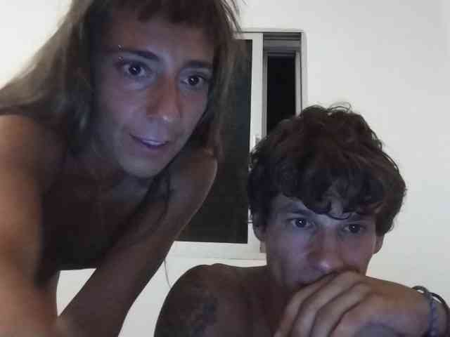 ltalianSexyCouple webcam