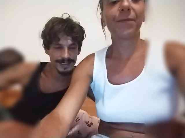ltalianSexyCouple webcam