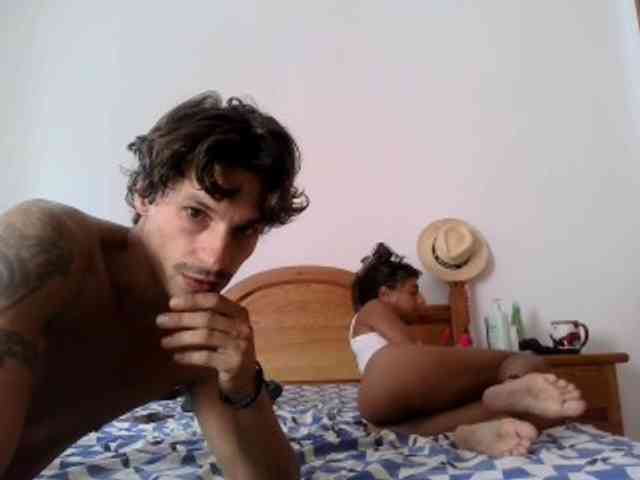 ltalianSexyCouple webcam