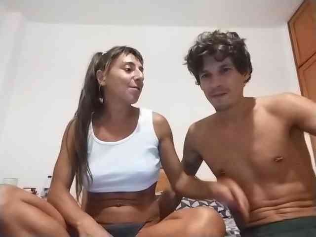 ltalianSexyCouple webcam