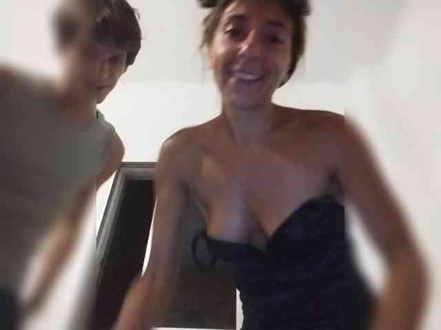 ltalianSexyCouple webcam