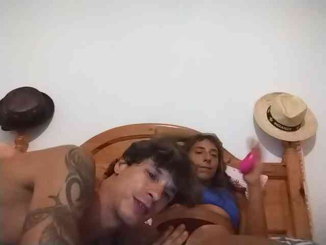 ltalianSexyCouple webcam