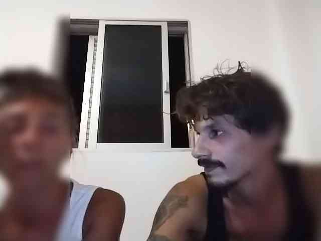 ltalianSexyCouple webcam