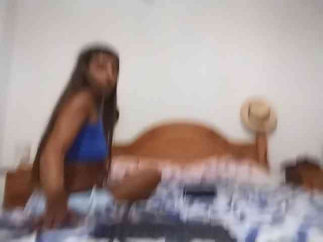 ltalianSexyCouple webcam