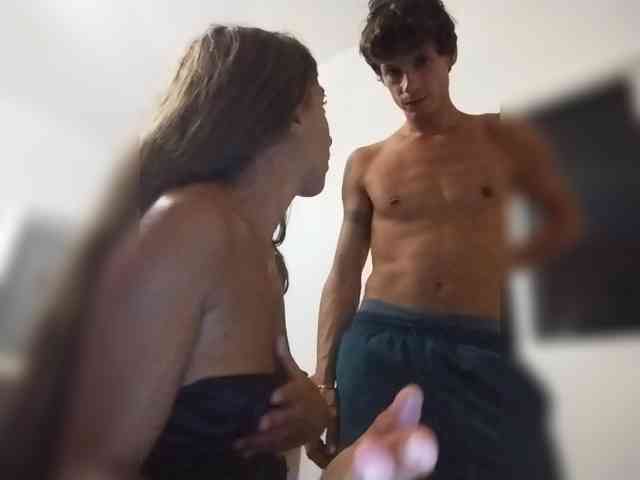 ltalianSexyCouple webcam