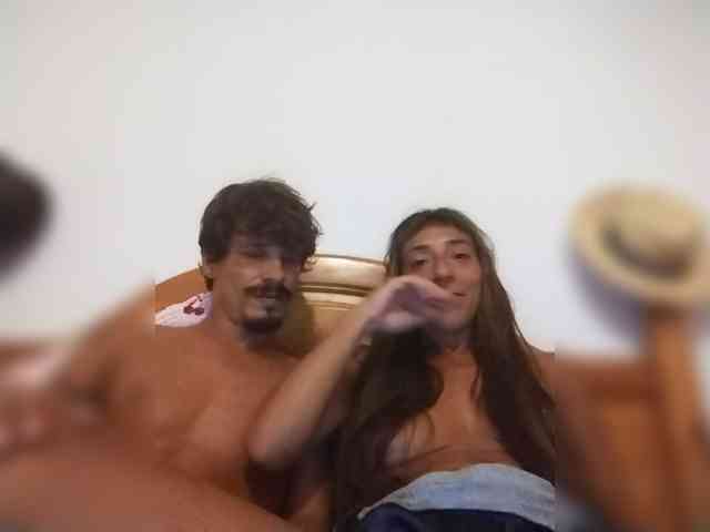 ltaliansexycouple's live room