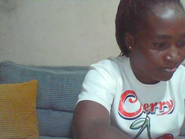 Curveydoll live cam on BongaCams