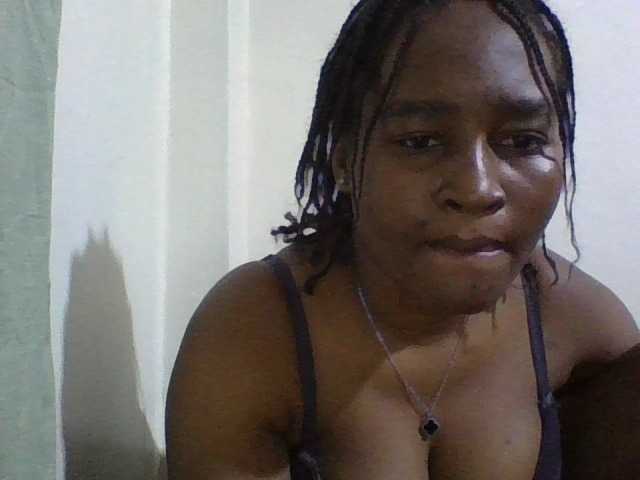 Curveydoll live cam on BongaCams
