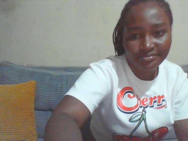 Curveydoll live cam on BongaCams