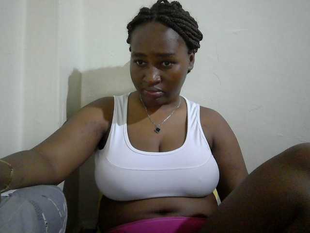 Curveydoll live cam on BongaCams