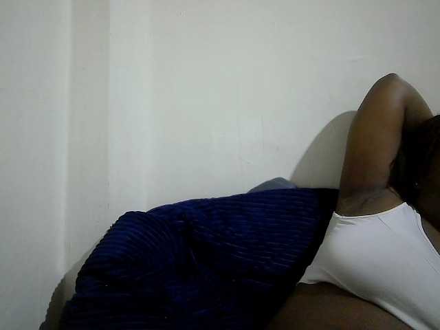 Curveydoll live cam on BongaCams